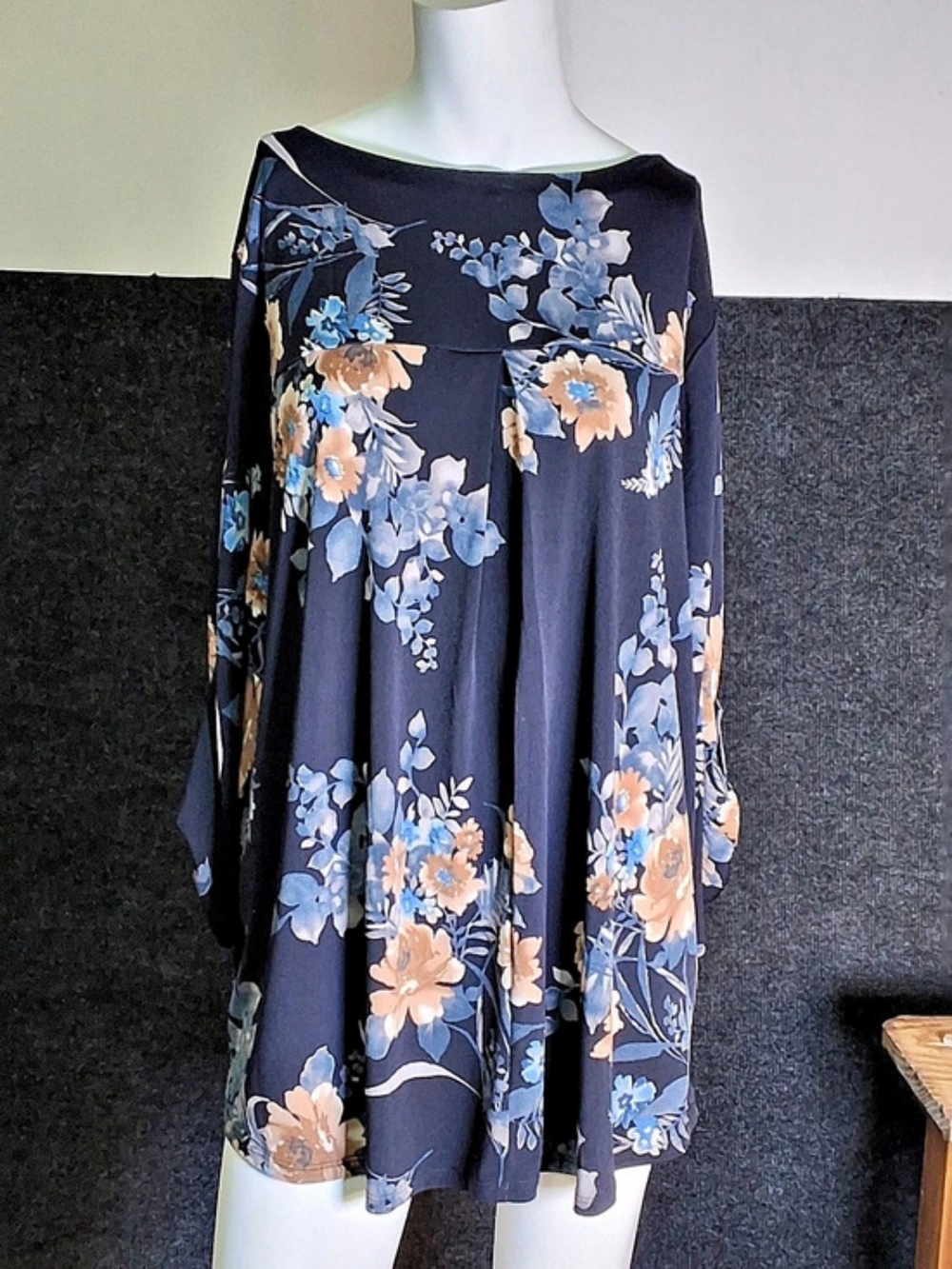 Beacon Apparel Floral Mini Dress Size 2X Like New
